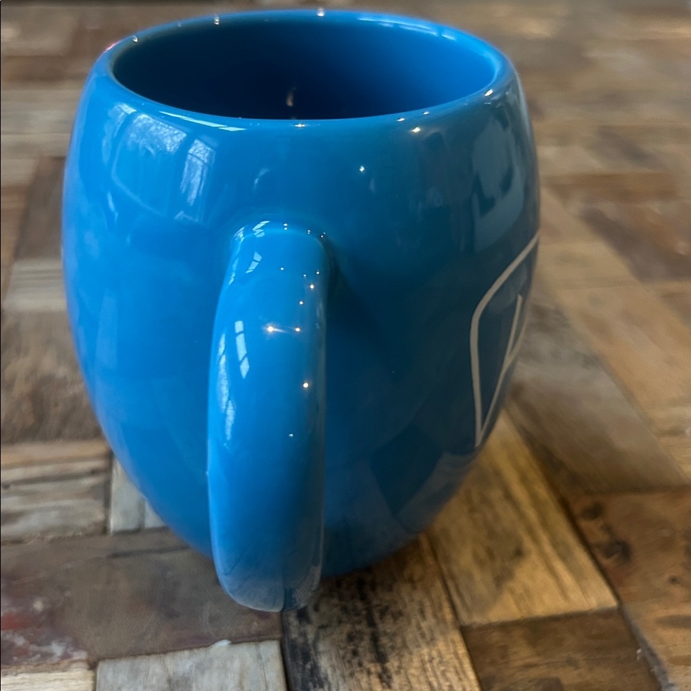 M&M Blue Ceramic Mug Barrel Shape 19 oz - Picture 3 of 6